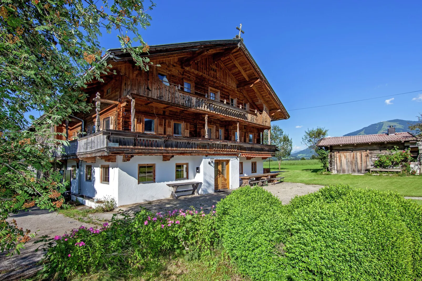 Gästehaus Flatscher-Buitenkant zomer