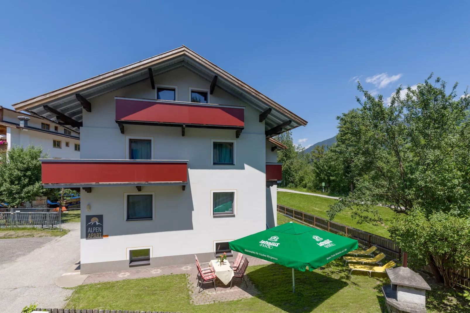 Ferienhaus Alpen Apart - 6 Personen-Buitenkant zomer