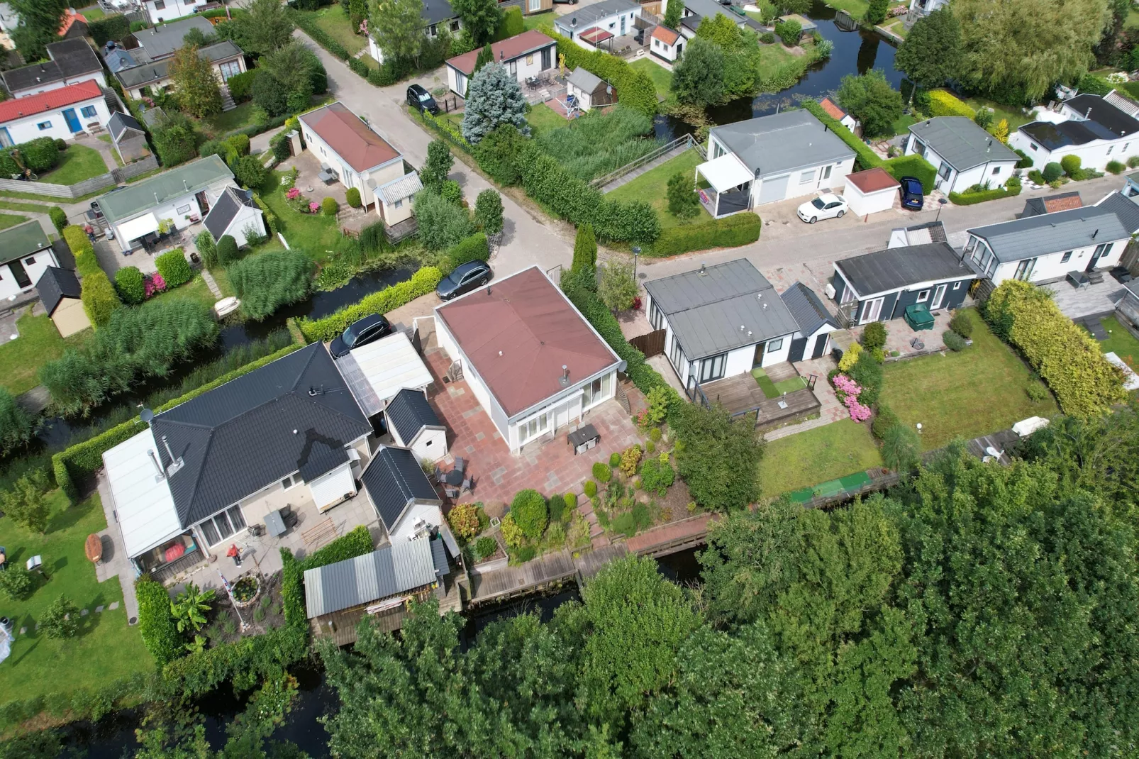 Fijne bungalow in Makkum-Gebieden zomer 1km