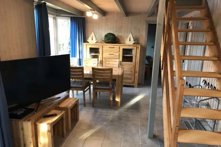 FH Wildgans Comfort mit Sauna & Kaminofen 81 qm 77-Eetkamer