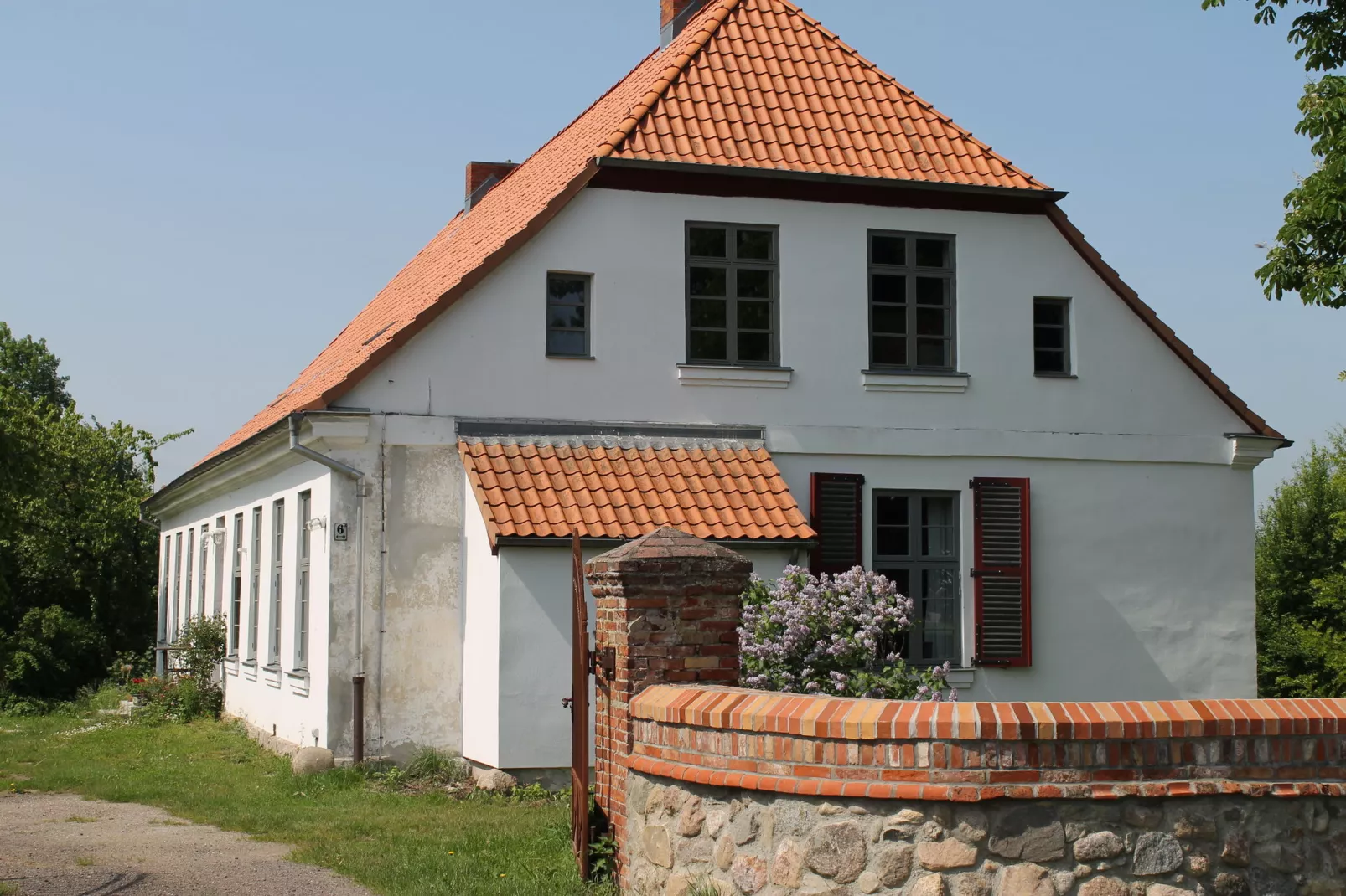 Sommerhaus Steffenshagen-Buitenkant zomer