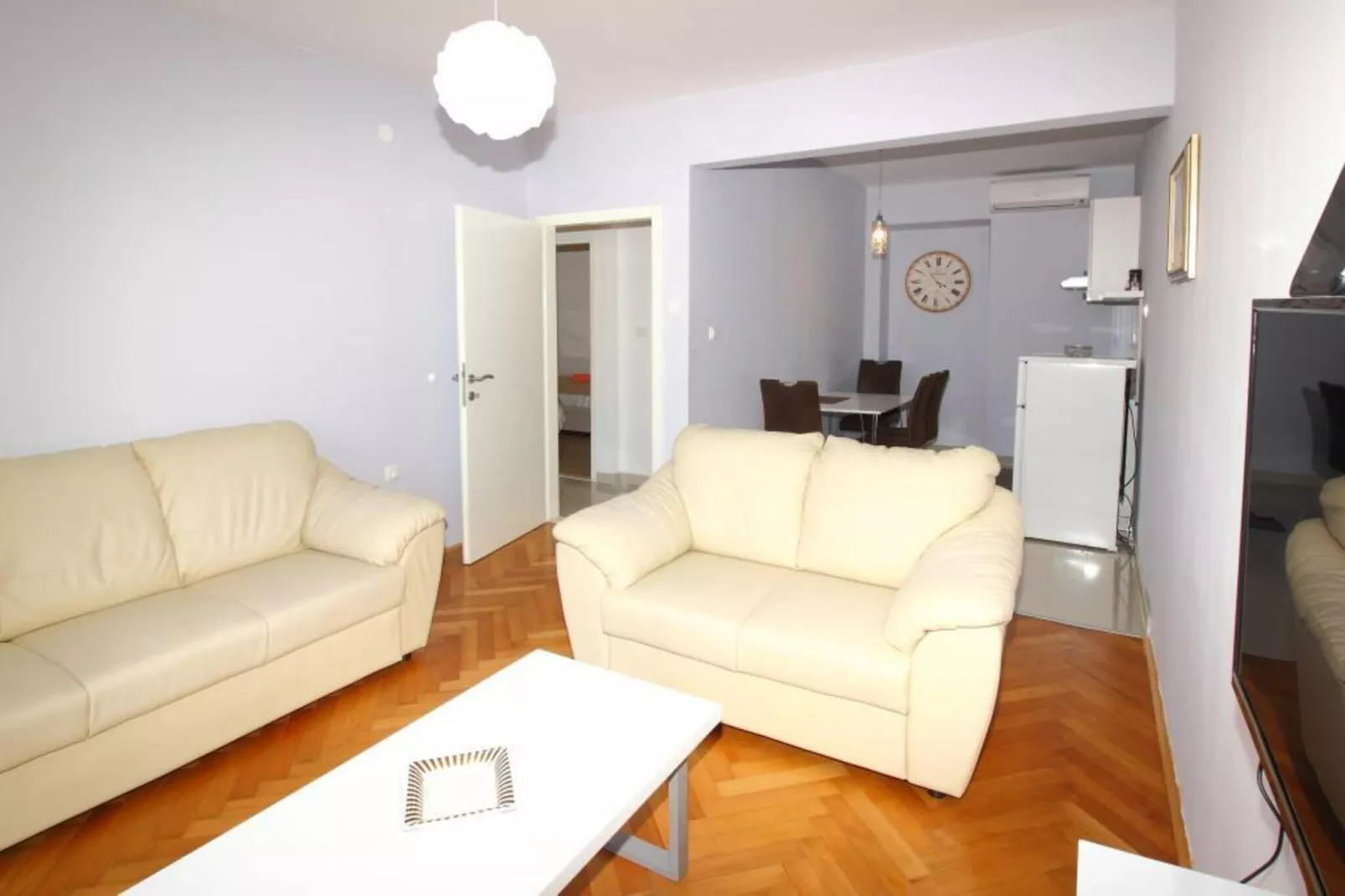 Apartments Dubreta - Two Bedroom Apartment with Balcony