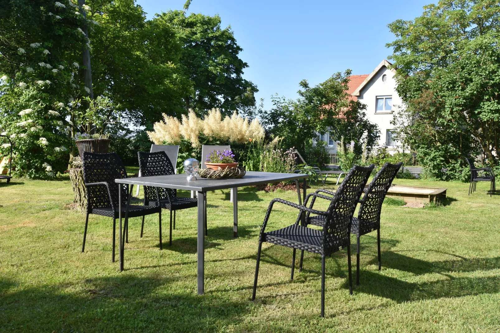 Landhauswohnung an der Ostsee mit Garten-Terrasbalkon