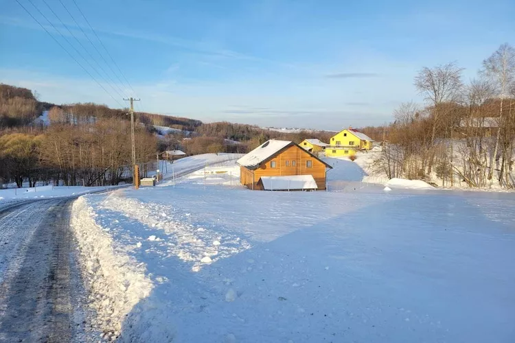 Komfortowy dom wakacyjny z basenem dla 6 osób-Exterieur winter