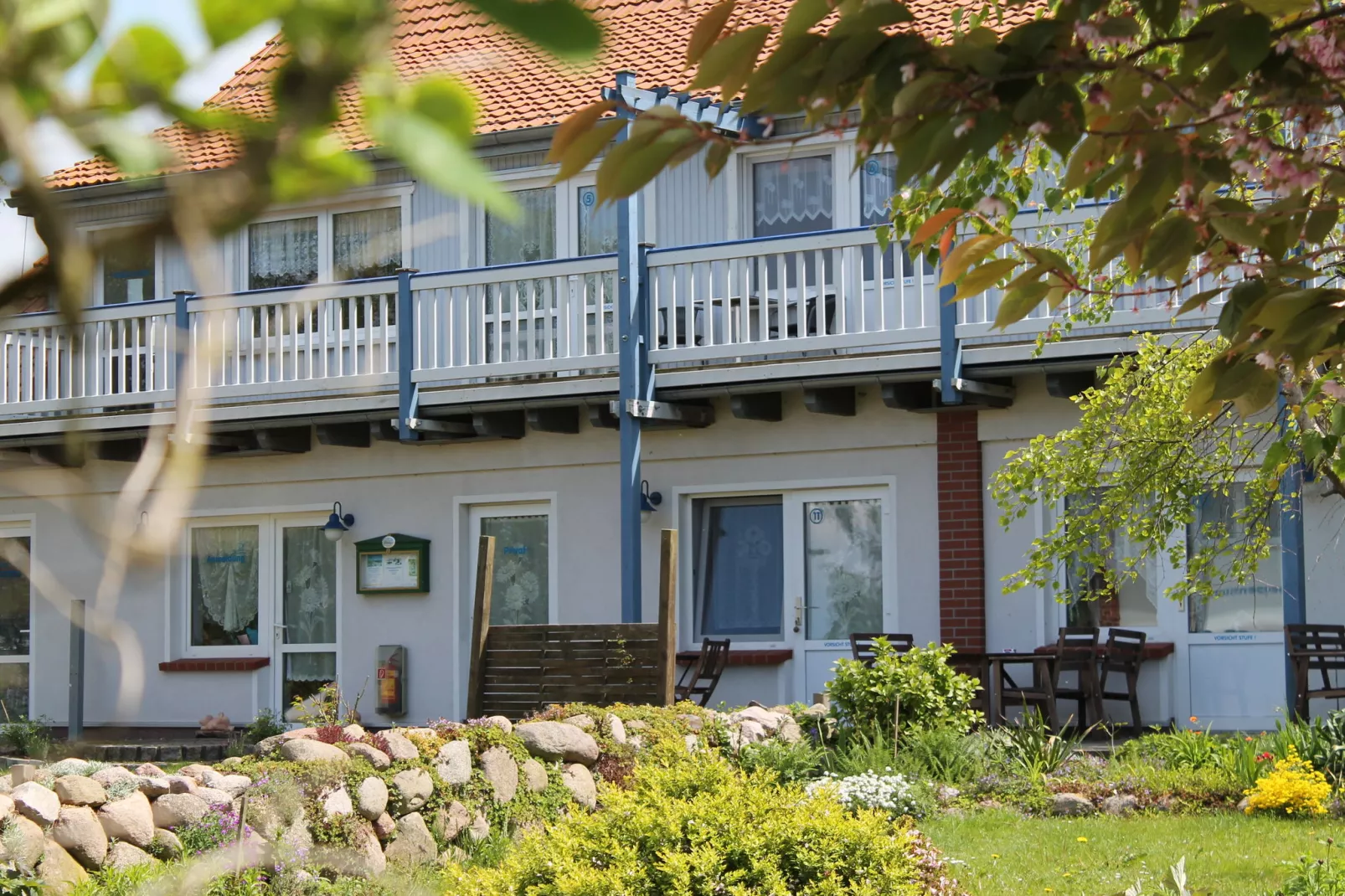 Terrassenwohnung 2-Buitenkant zomer