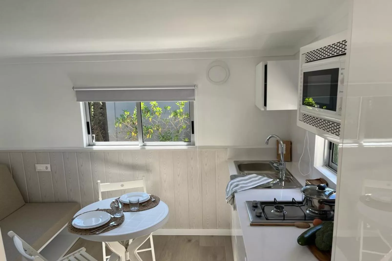 Camping Cambrils Playa 3 BUNGALOW MEDITERRANI-Keuken