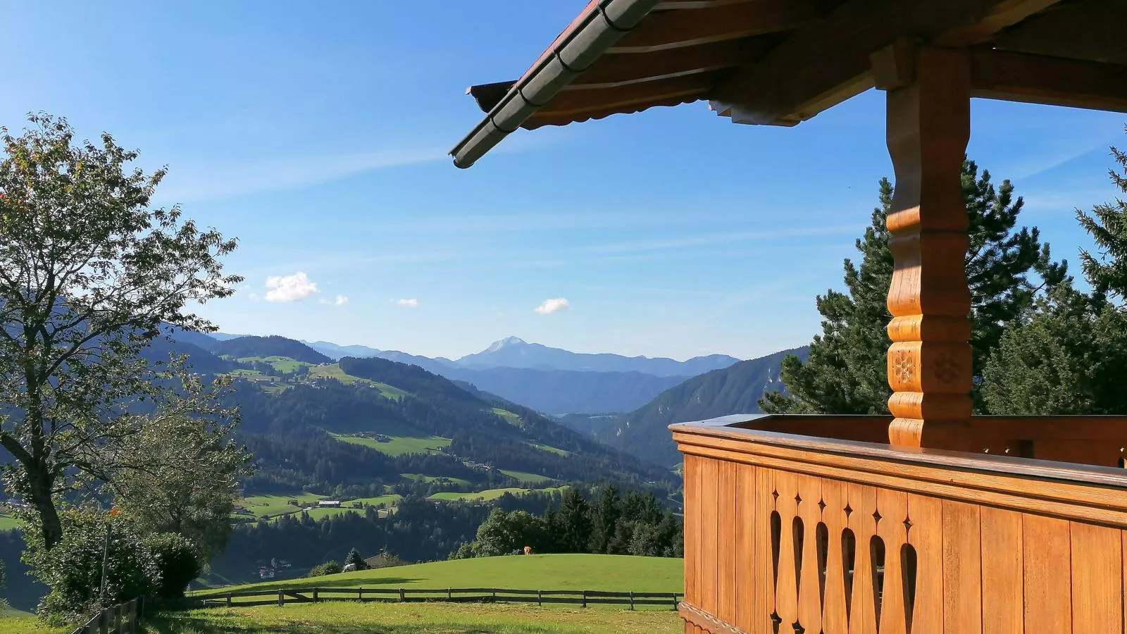 Hütte zum Dillental-Uitzicht zomer