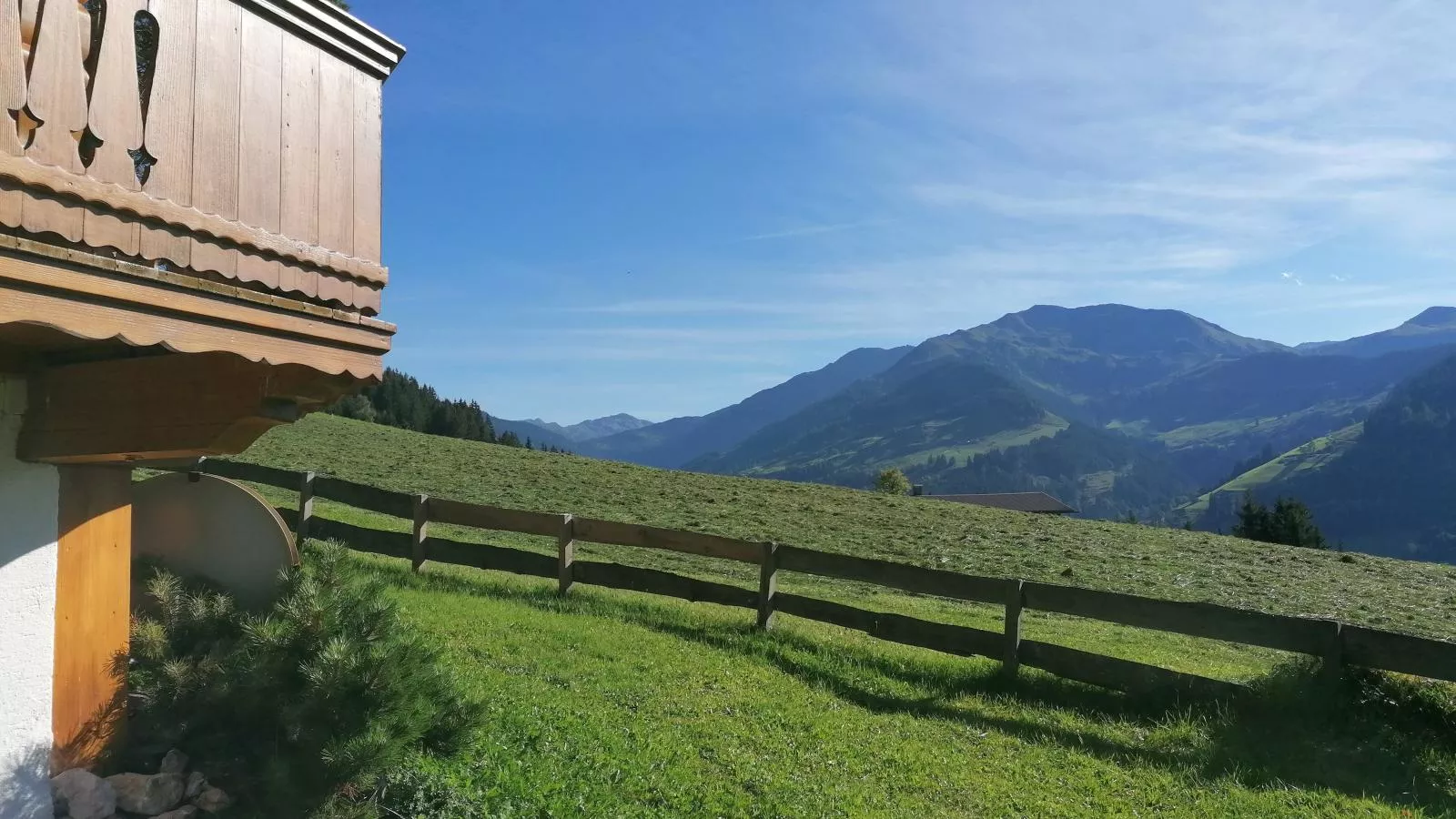 Hütte zum Dillental-Uitzicht zomer