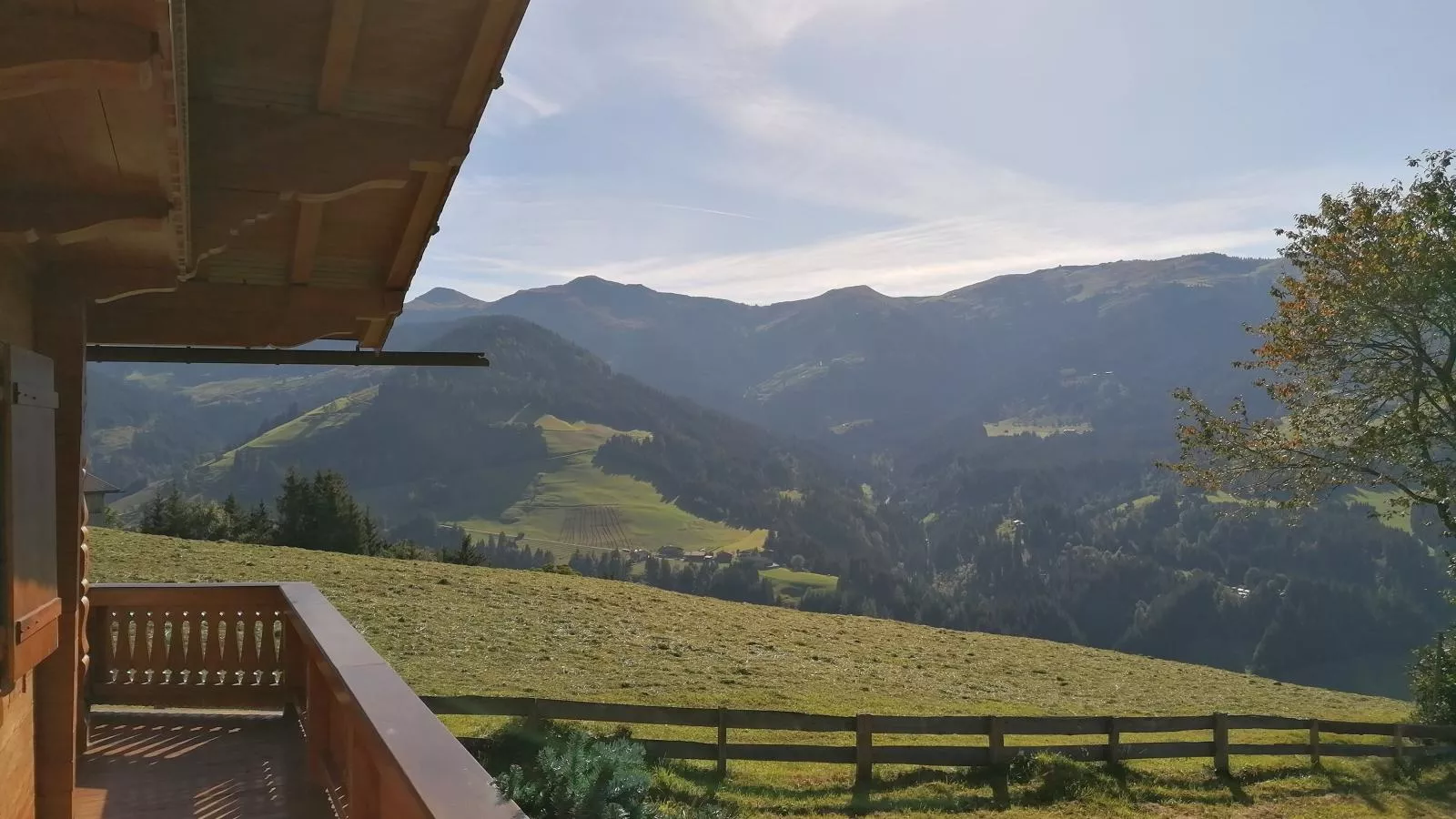 Hütte zum Dillental-Uitzicht zomer