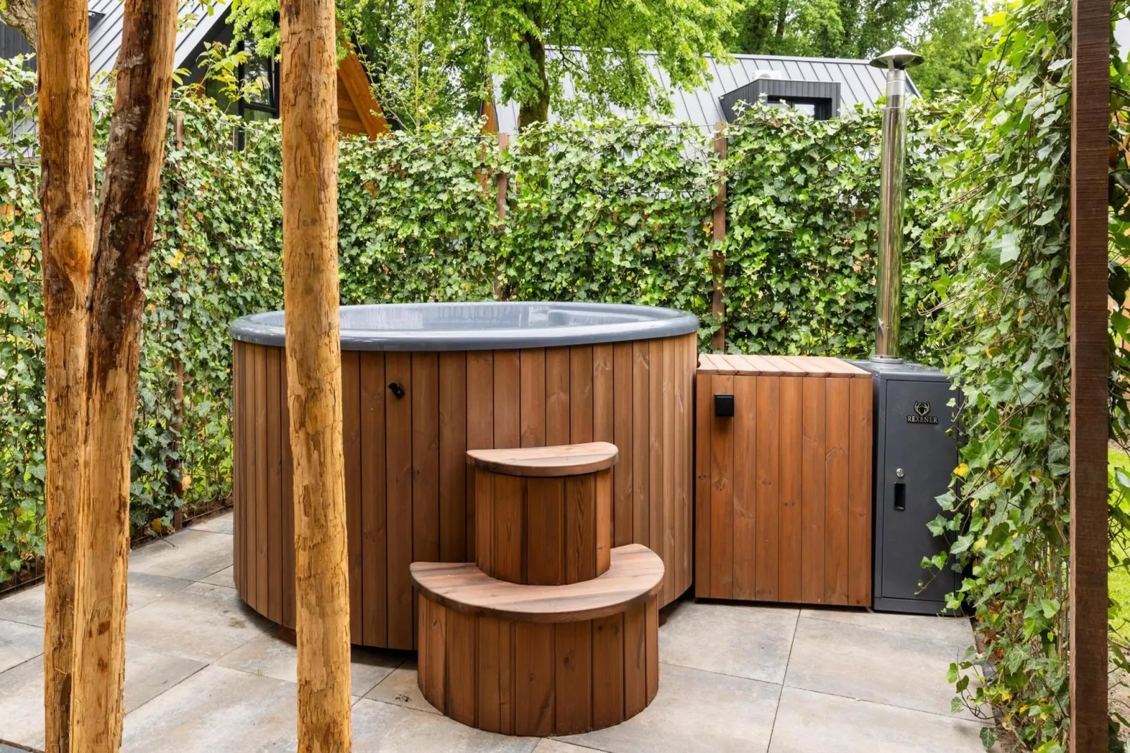 Bos Villa met Hottub  6 personen-Wellness