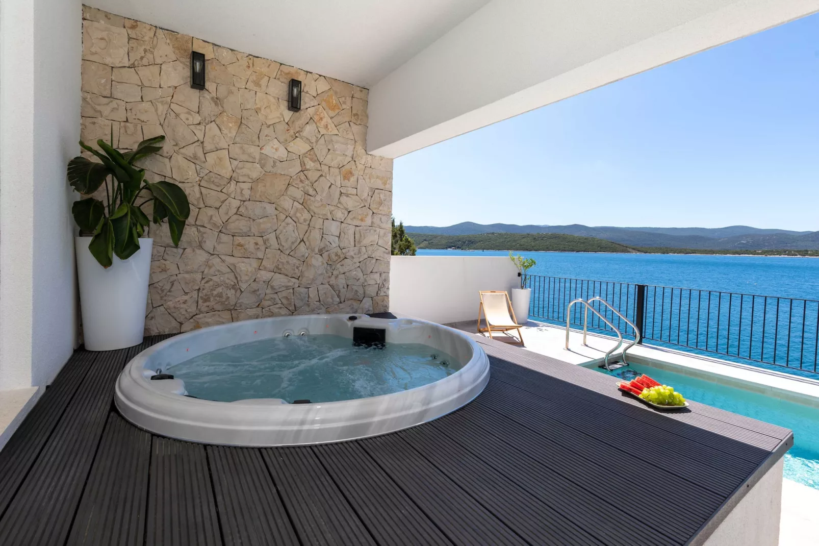 Villa Simpleza - Six Bedroom Villa with Private Pool and Jacuzzi-Spa