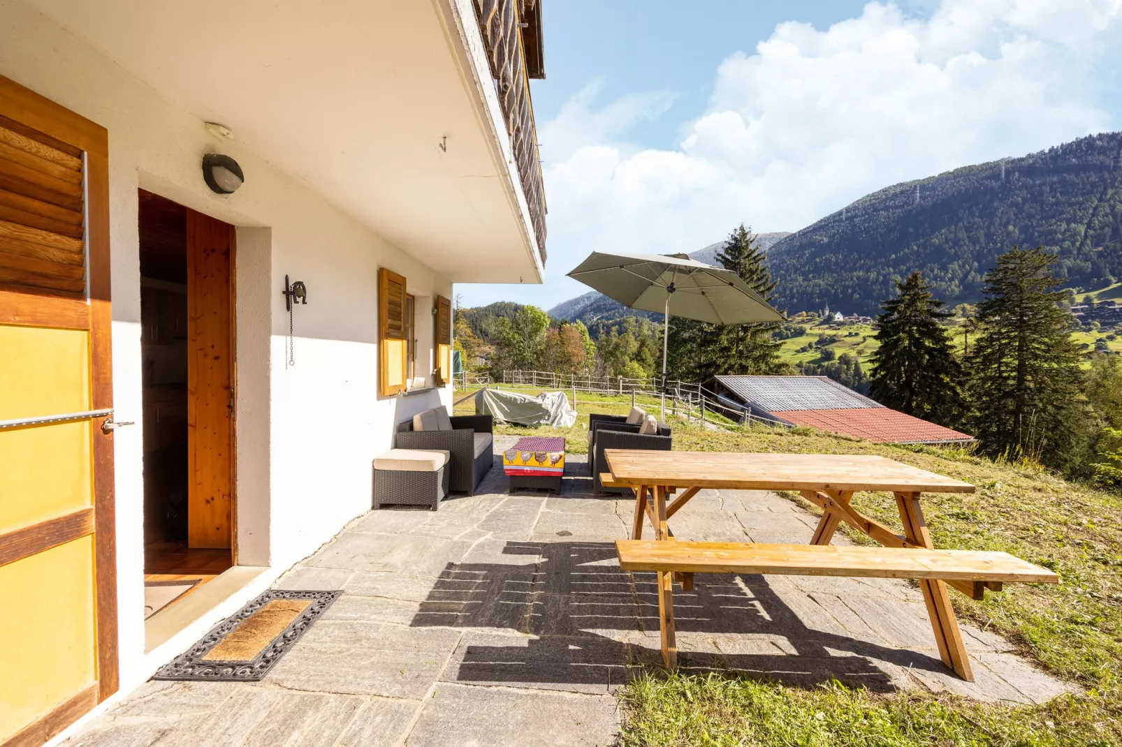 Chalet Verrel - beneden-Terrasbalkon