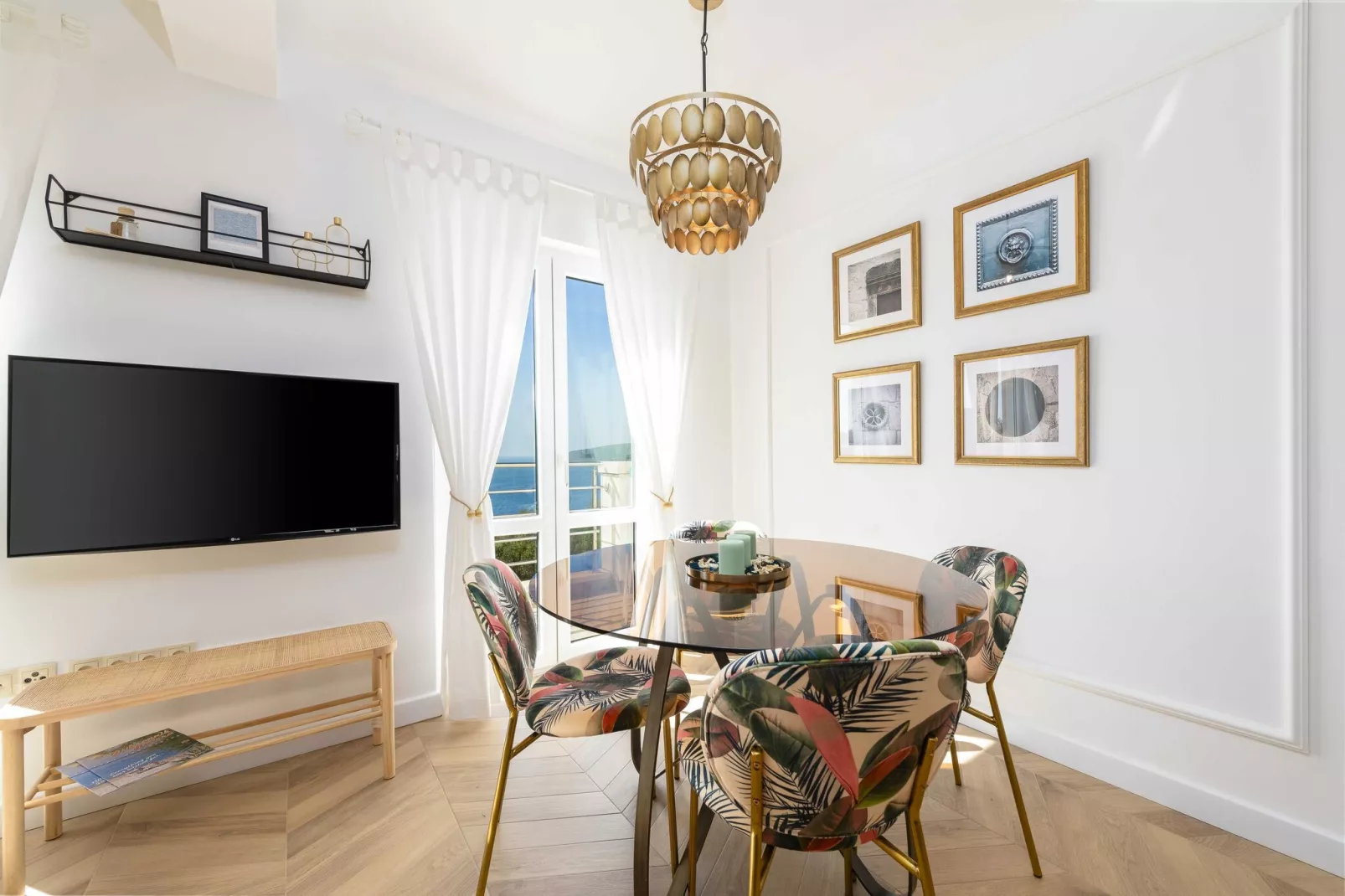 Apartments Maris-Comfort One Bedroom Apartment  with Terrace and Sea view-Woonkamer