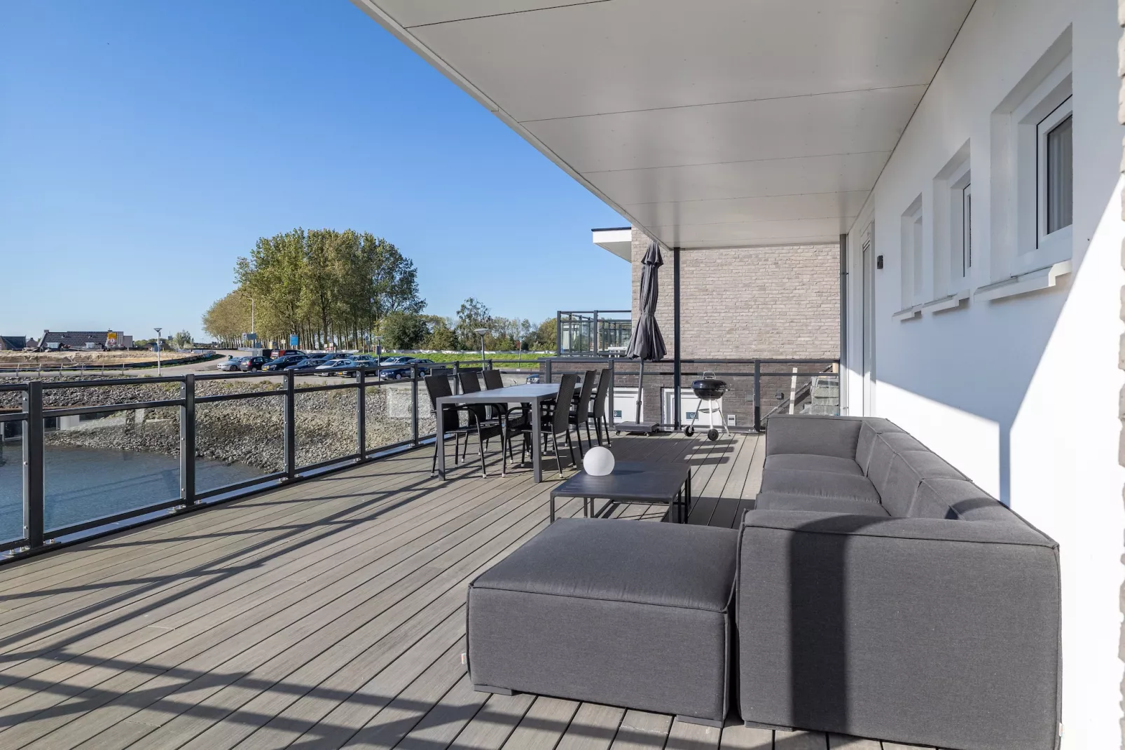 Luxe appartement Vista Maris - Havenweg 8-34  Sint-Annaland Oosterschelde-Terrasbalkon