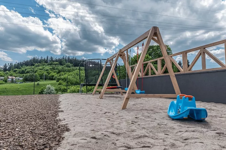 Osada Trzy Siostry domek nr 1 dla 4 osób Duszniki-Tuinen zomer