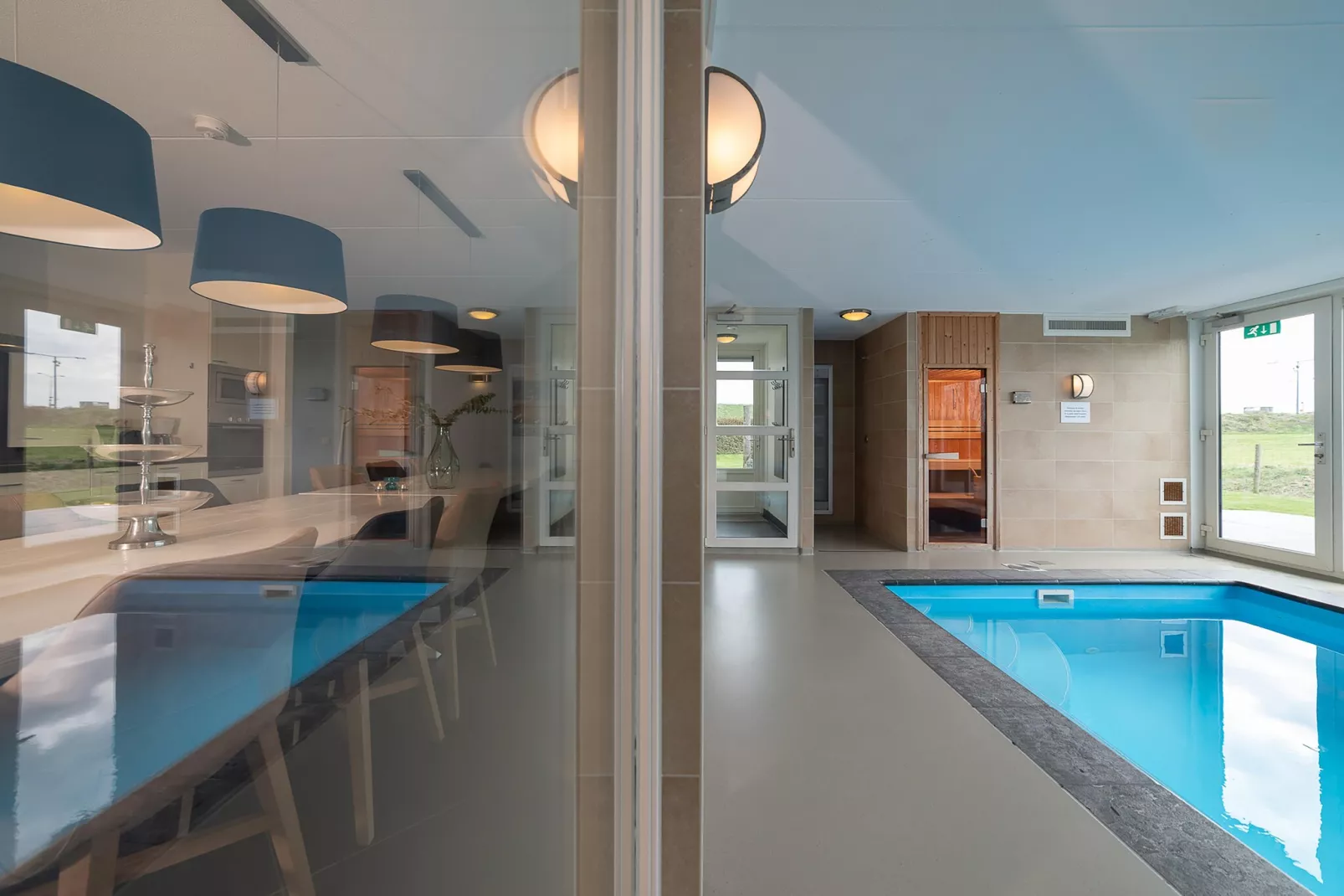 Luxe Beveland met Zwembad-Wellness