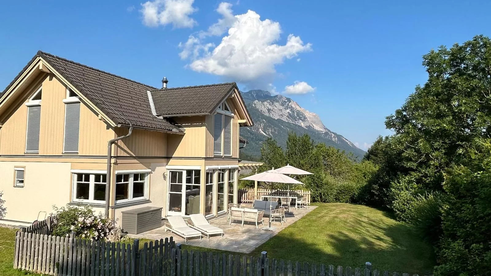 Landhaus St Georgen im Gailtal-Buitenkant zomer