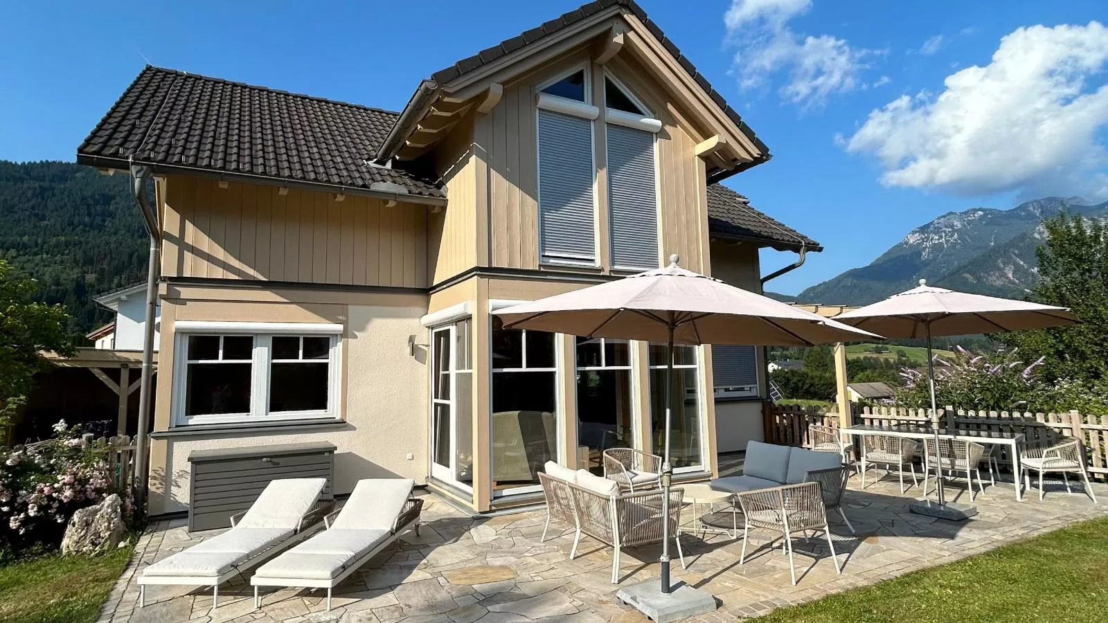 Landhaus St Georgen im Gailtal-Buitenkant zomer