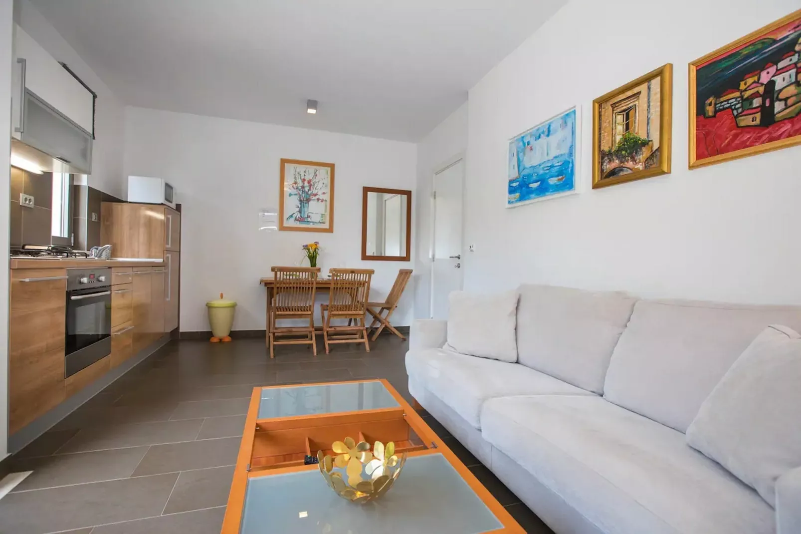 City Holiday Apartment - One Bedroom Apartment with Terrace-Binnen