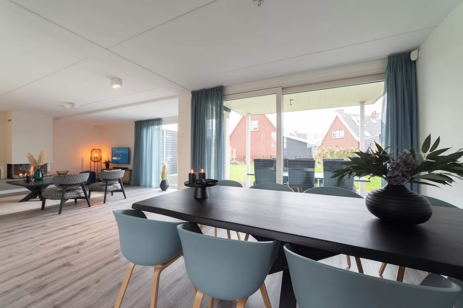 Charming Beveland met jacuzzi en buitensauna-Eetkamer