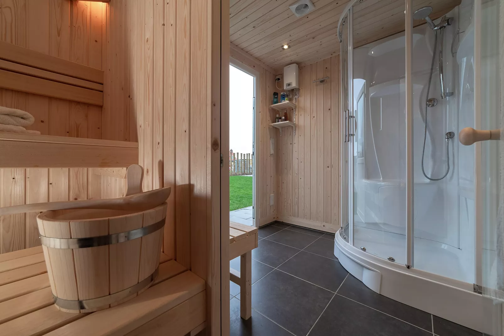 6 persoons vrijstaand met sauna/hond-Wellness