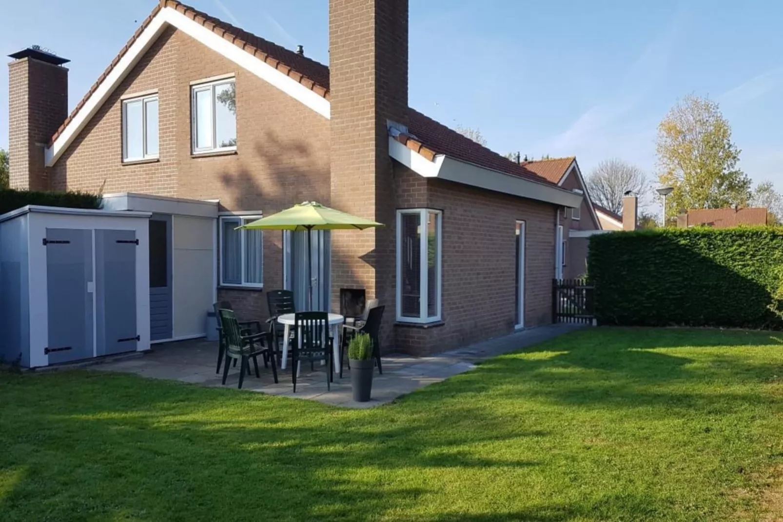 Schoneveld 353 Strandparel Breskens-Tuinen zomer