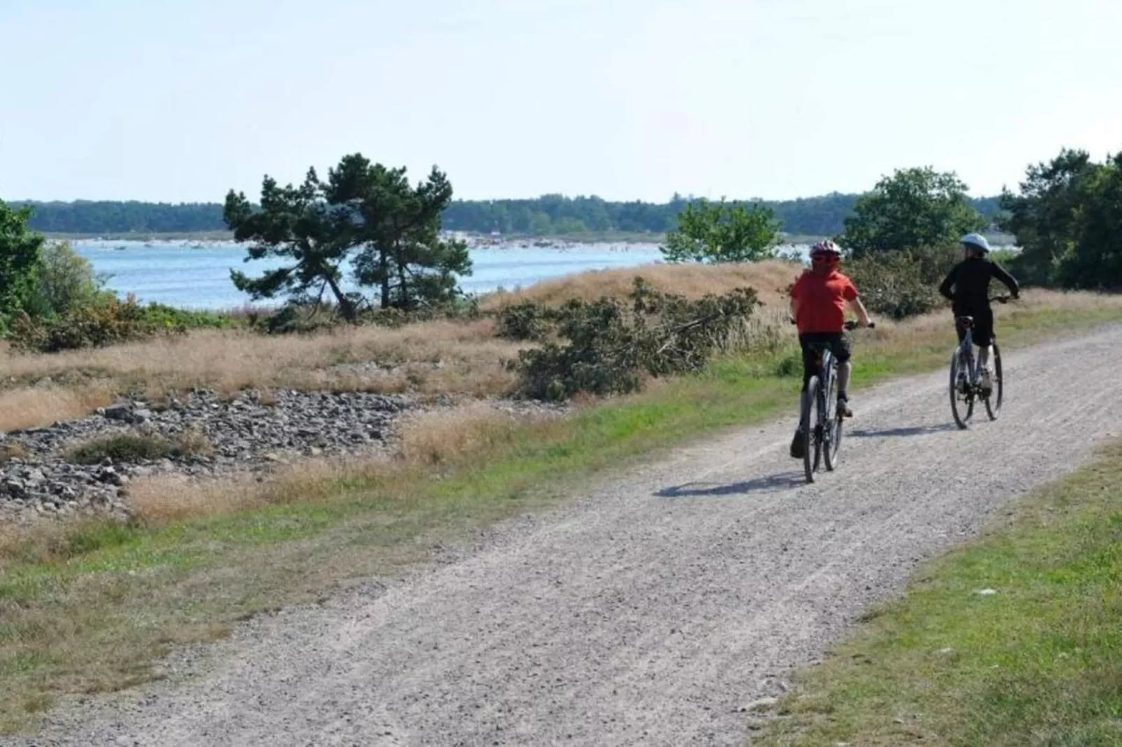 Vakantiehuis met gezellige open haard-Waterzicht