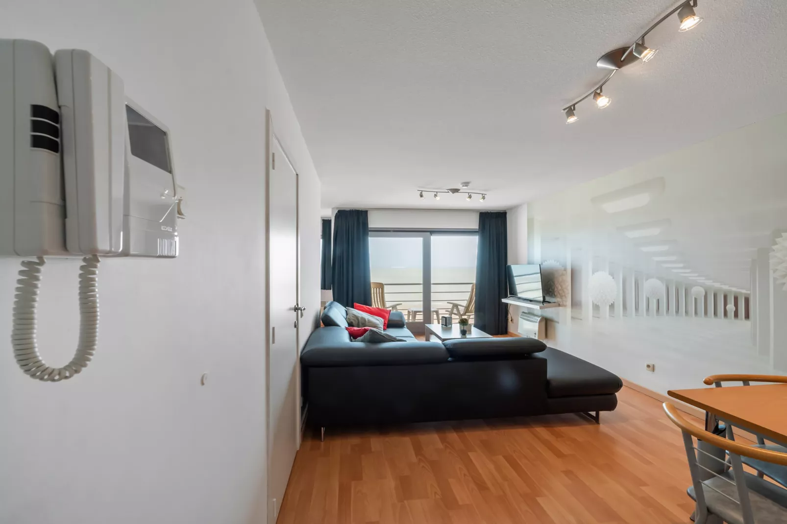 Ocean Suites 1108-Woonkamer