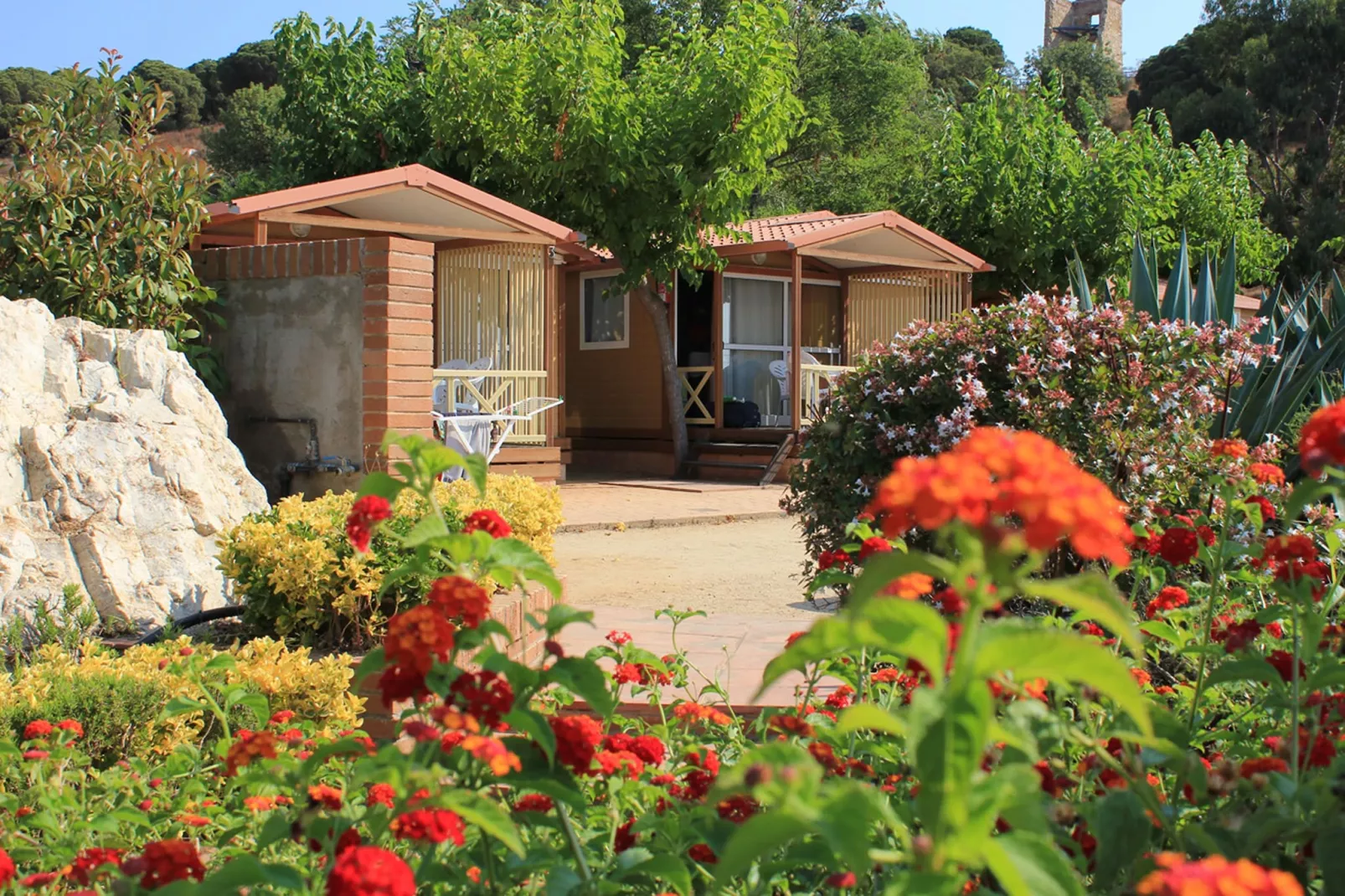 Camping Rocagrossa Bungalow 5 people-Buitenkant zomer