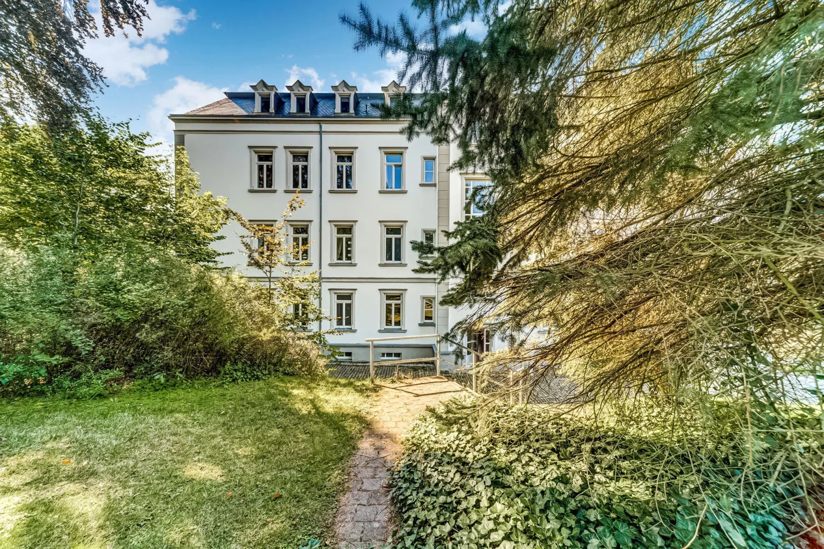 Villa im Erzgebirge-Buitenkant zomer