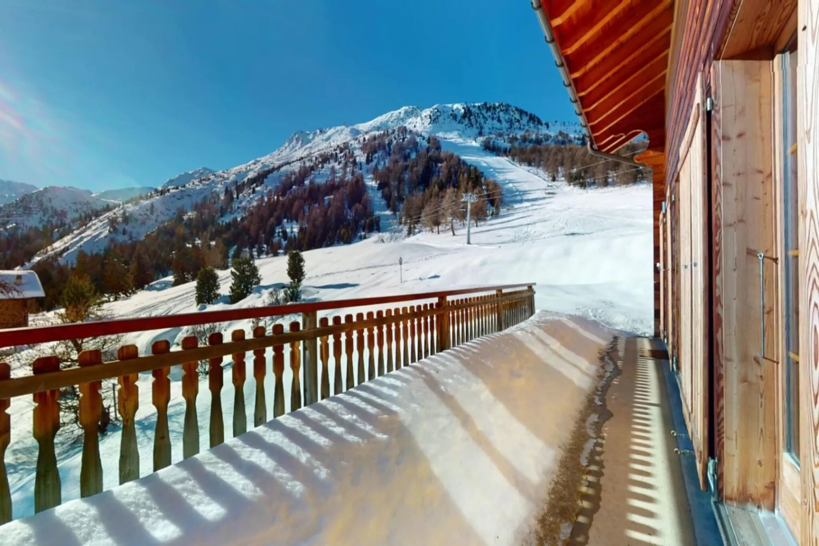 Narnia SKI IN & SKI OUT chalet 14 pers-Terrasbalkon