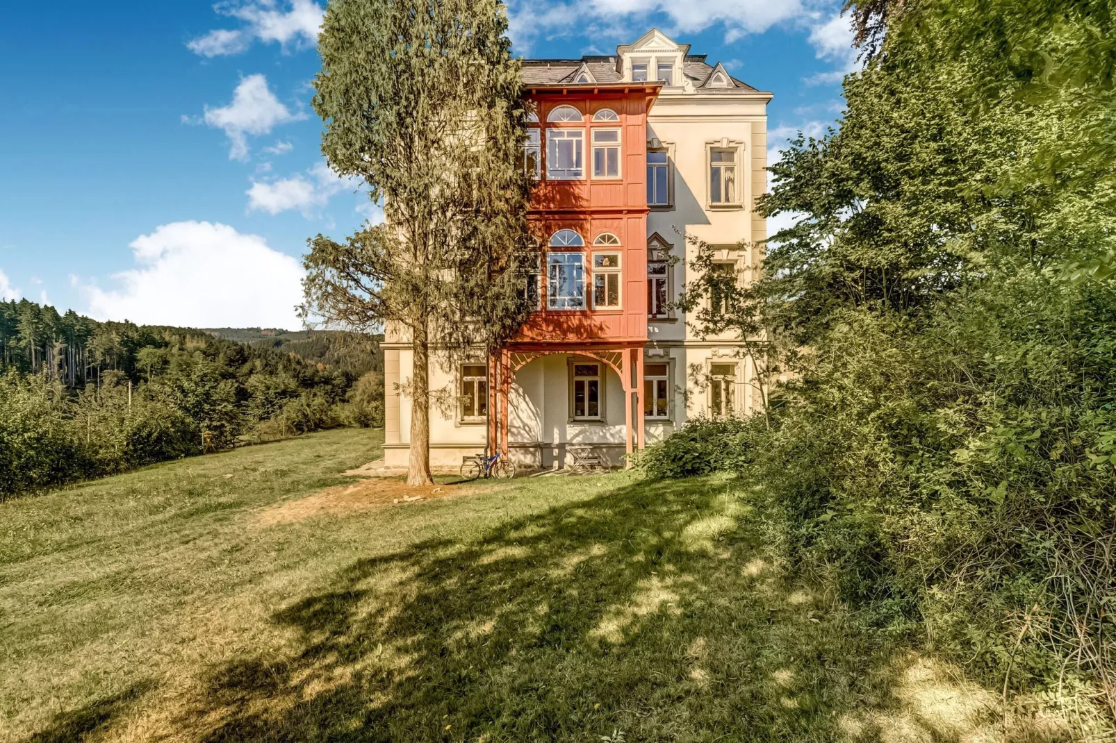 Villa im Erzgebirge-Tuinen zomer