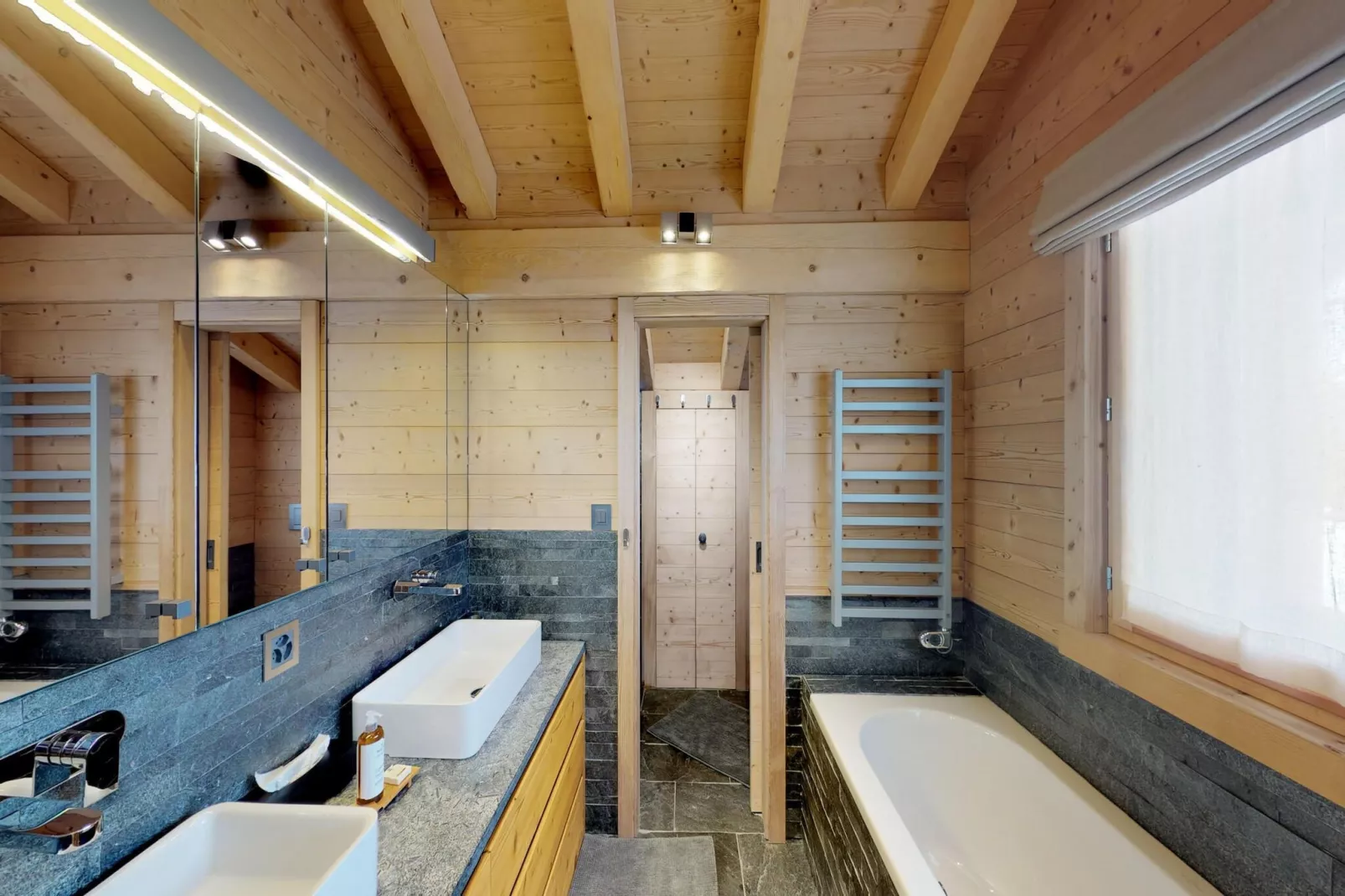 Be Cool SAUNA & LUXURY chalet 10 pers-Badkamer