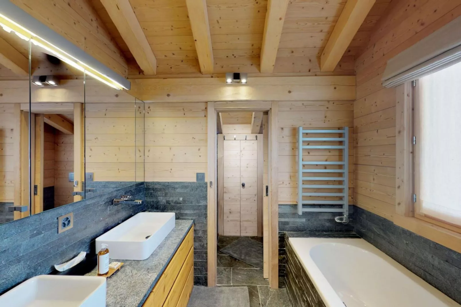 Be Cool SAUNA & LUXURY chalet 10 pers-Badkamer