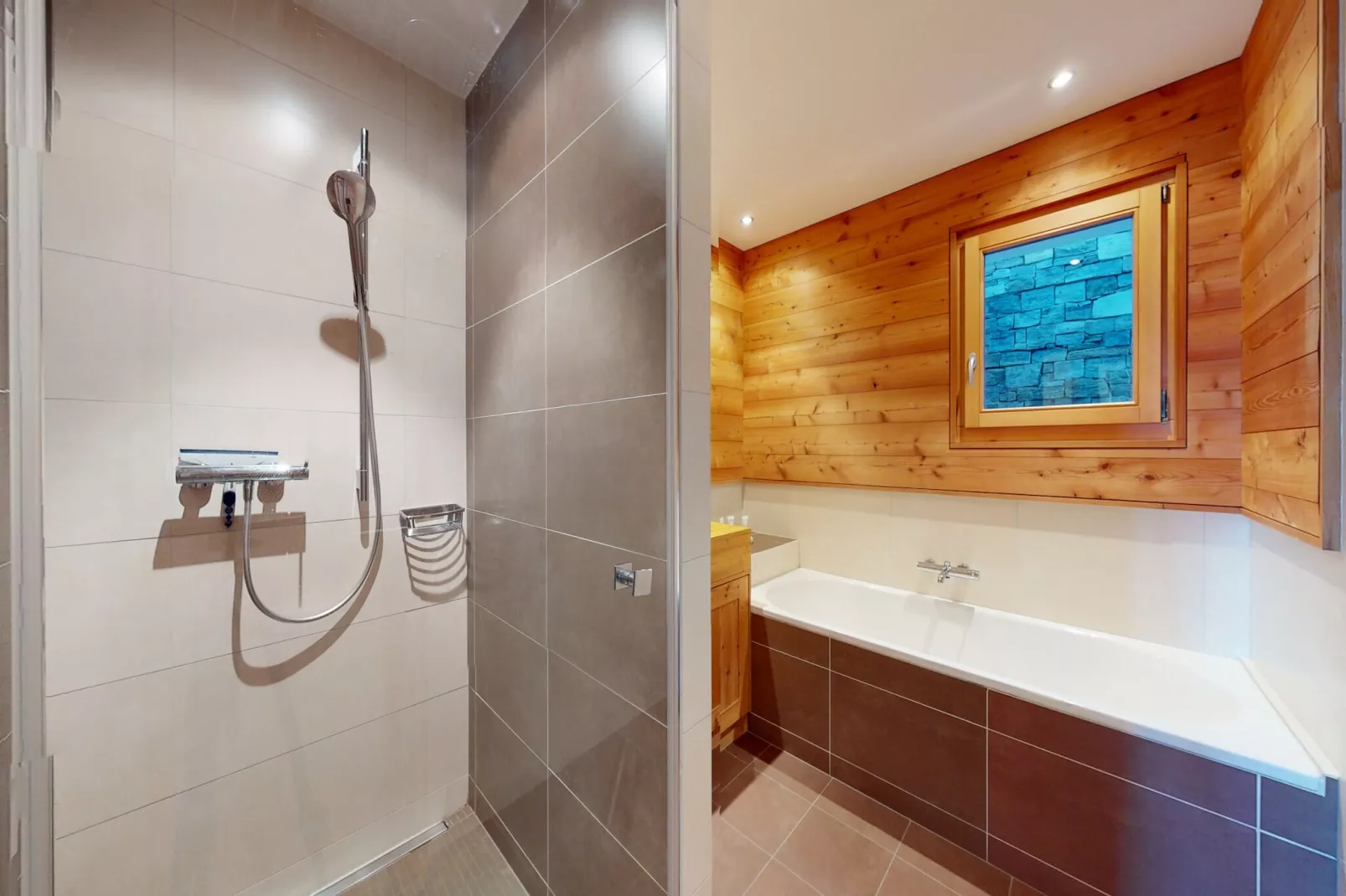 Egg SAUNA & LUXURY chalet 16 pers-Badkamer