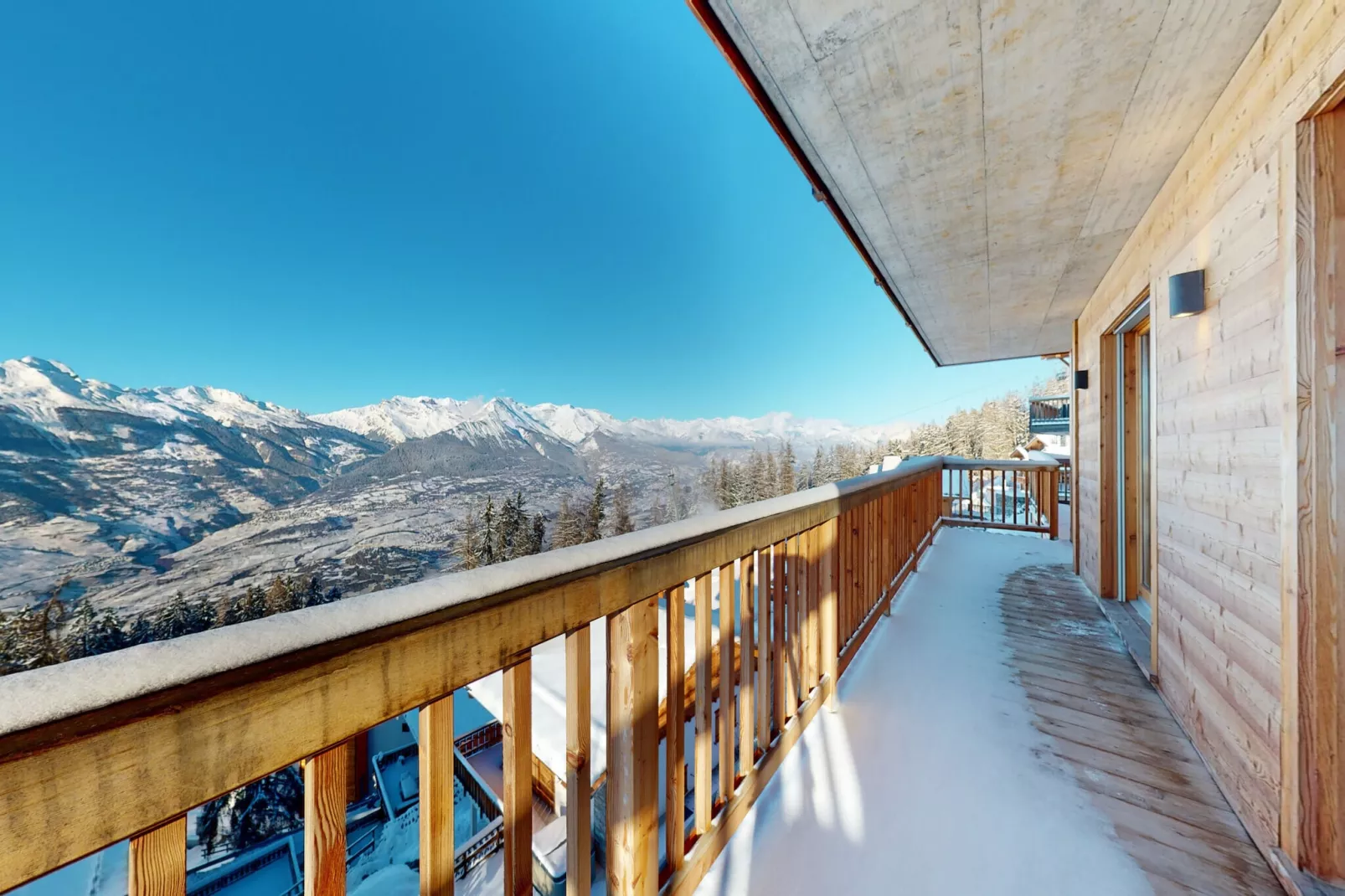 Egg SAUNA & LUXURY chalet 16 pers-Terrasbalkon