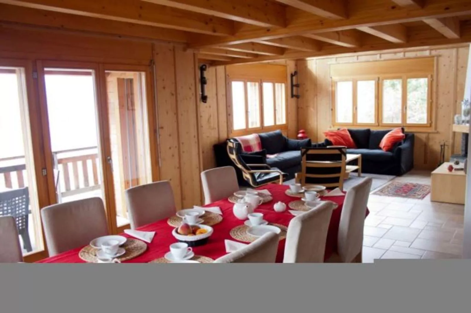 Aeolus MOUNTAIN & QUIET chalet 12 pers-Eetkamer