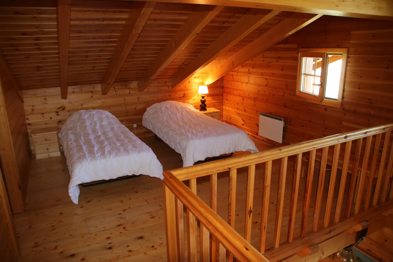 Aeolus MOUNTAIN & QUIET chalet 12 pers-Slaapkamer