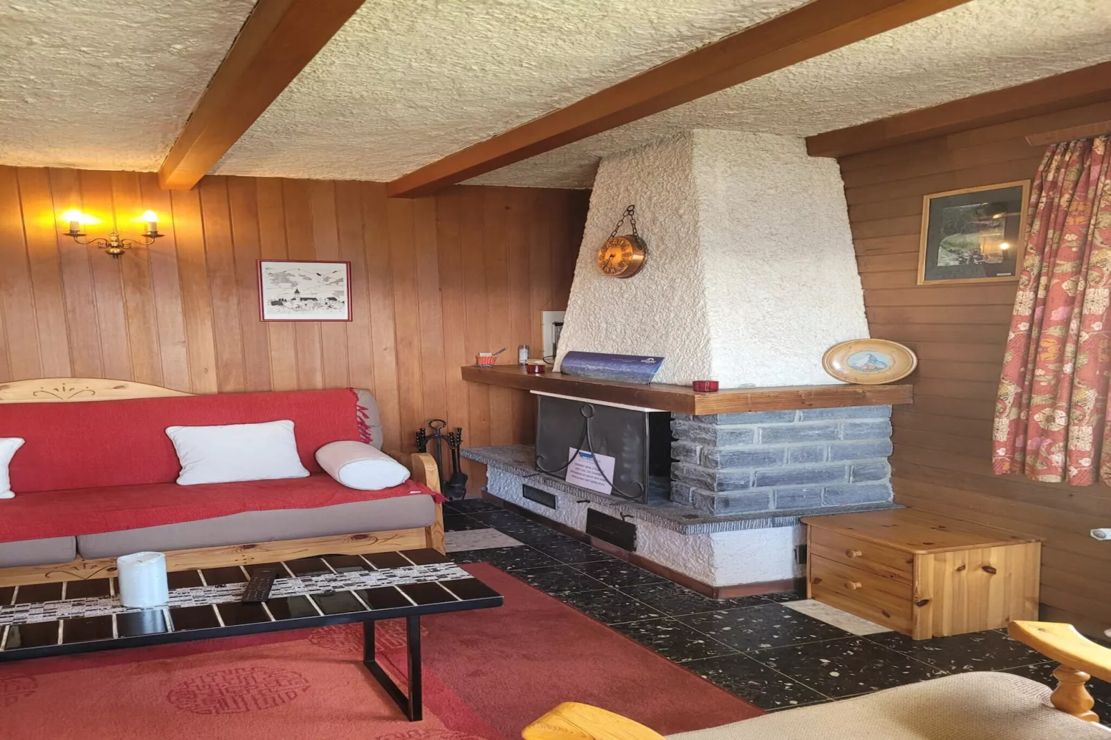 La Crettaz appdans chalet - SUNNY apartment 6 p-Woonkamer