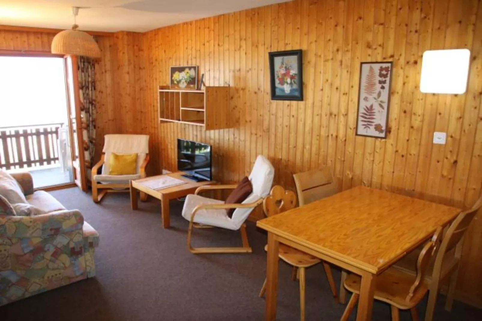 La Crettaz appdans chalet - SUNNY apartment 6 p-Woonkamer