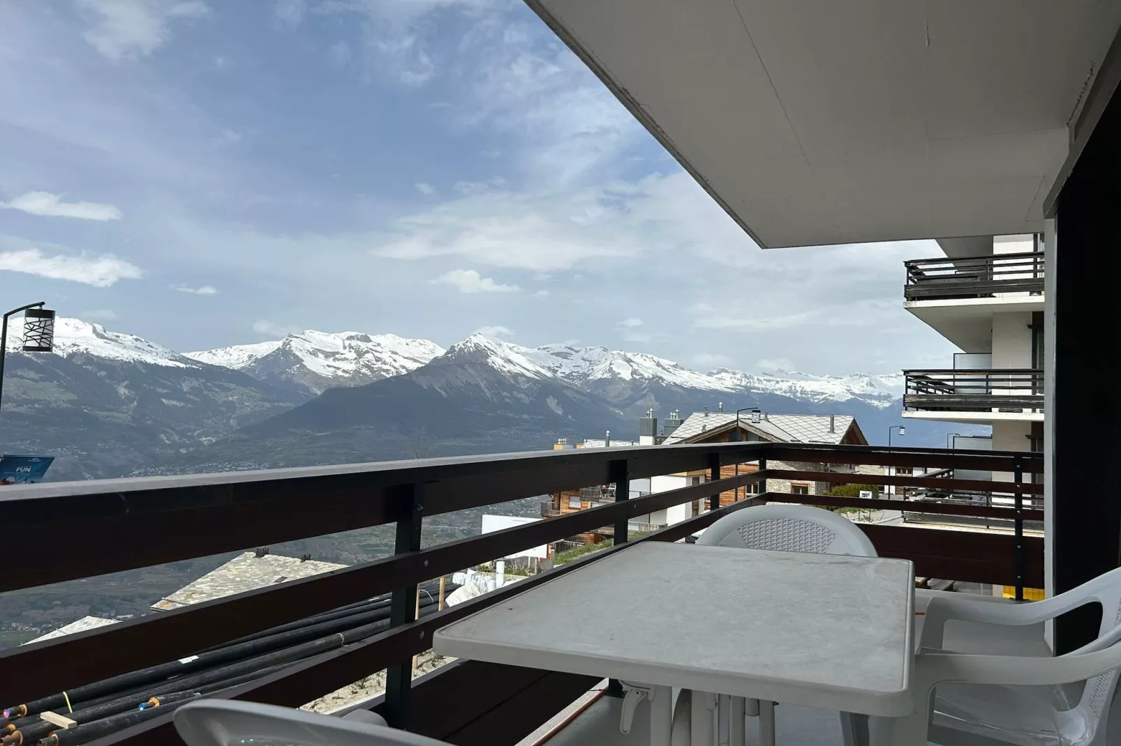 Diablerets D 010 -MOUNTAIN apartment 6 pers-Terrasbalkon