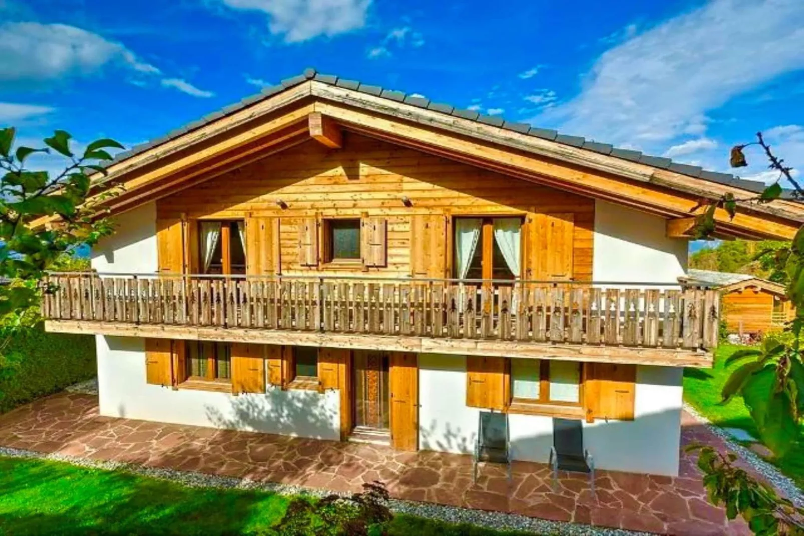 Axaari - VIEW & SWIMMING POOL chalet 10 pers-Buitenkant zomer