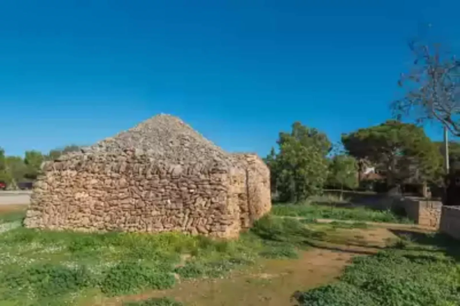 Barca Trencada (a3)-Tuinen zomer