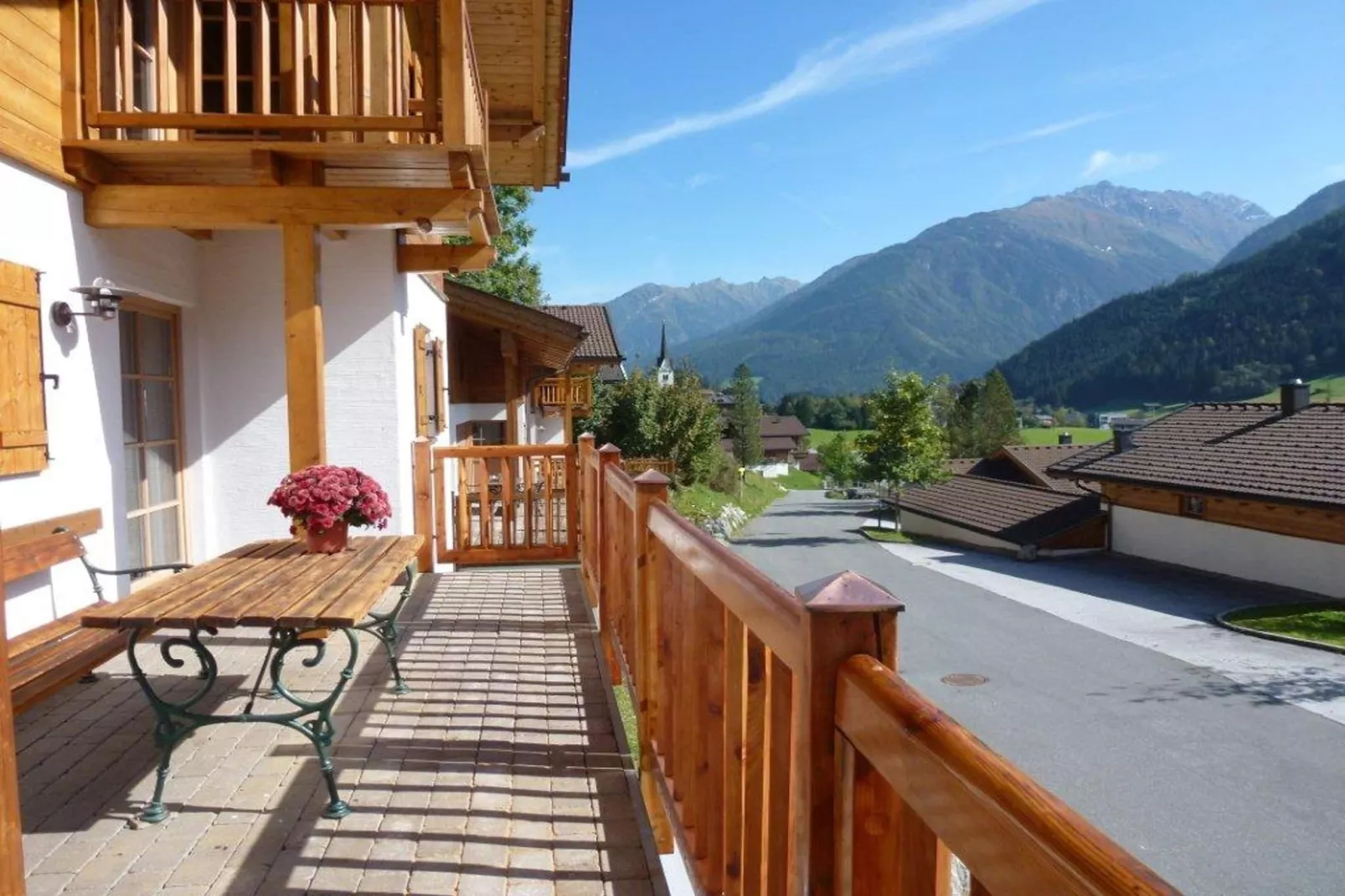 Chalets im Wald-Terrasbalkon