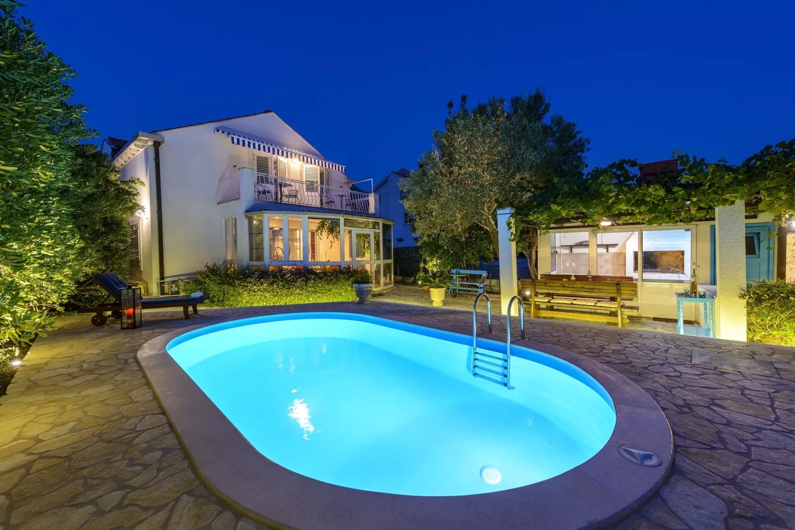 Villa Piano - Four Bedroom Villa with Terrace and Swimming Pool-Zwembad