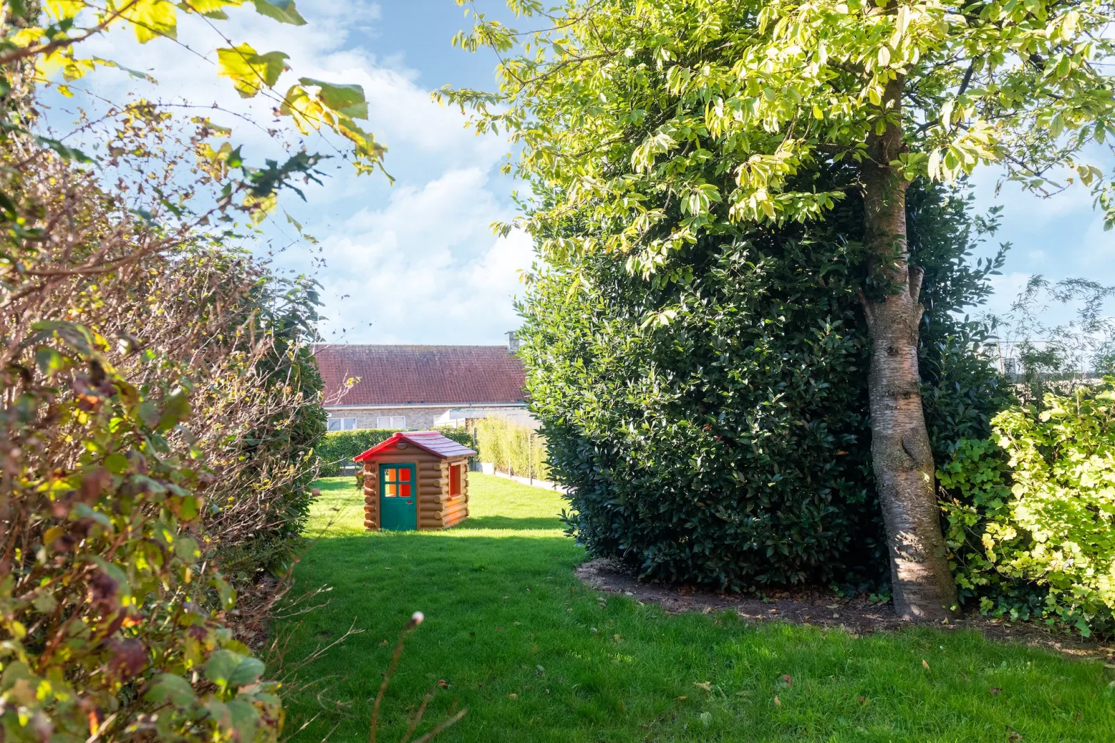 Weekendhuisje 10px-Tuinen zomer