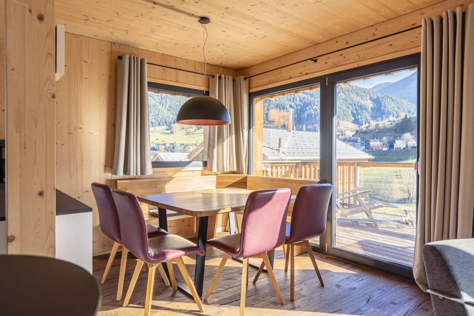 Bergeralm Chalets 1-Eetkamer