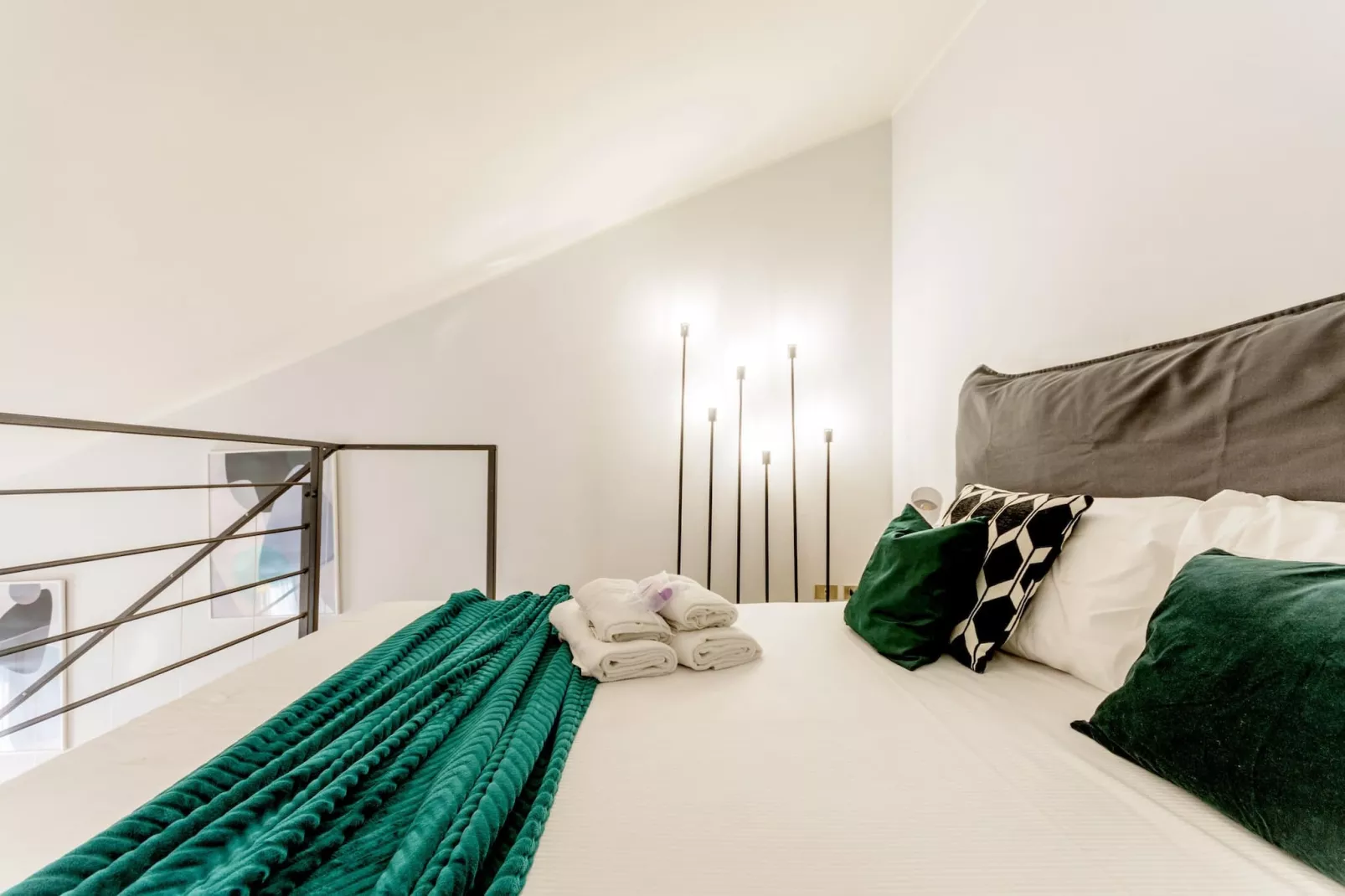 CENTRO Vicolo Fiori - Modern split-level apartment-Image-tags.