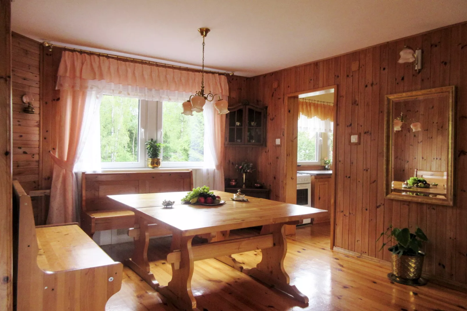 Holiday home in Szymbark-Woonkamer