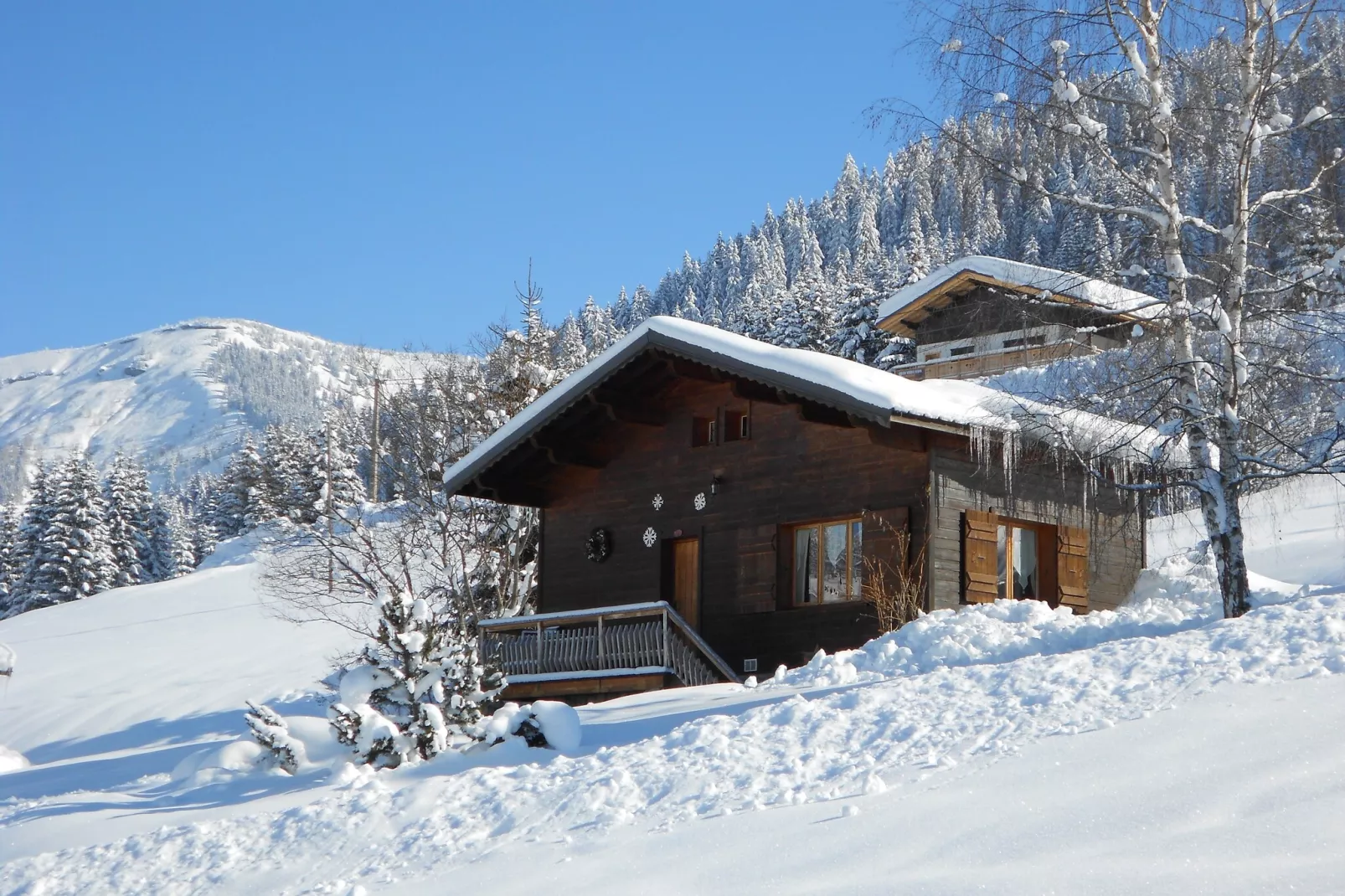 Notre Dame de Bellecombe-Exterieur winter